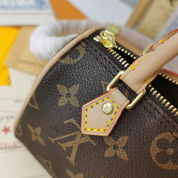 ルイヴィトンバッグ素材ディテール